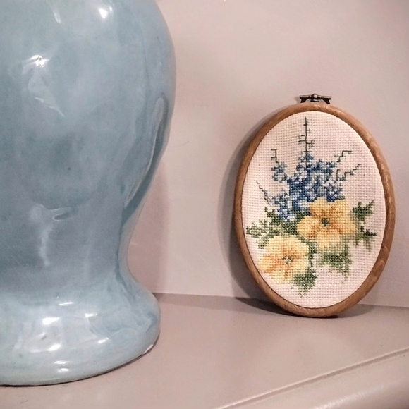 Vintage French Needle Point with Beautiful Blue and Yellow Flowers in Oval Frame - Picture 4 of 4